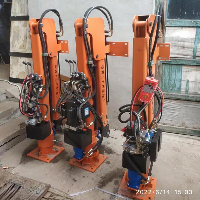 阿鲁科尔沁旗重汽蓝牌随车吊 3.2吨 国六动力强 液压驱动 农用自卸起重机